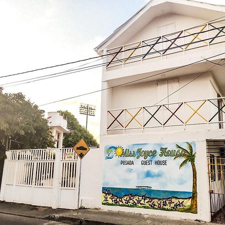 Posada Miss Joyce House San Andrés 外观 照片
